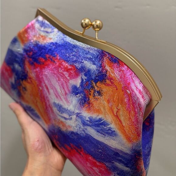 Iridescent Genuine Leather Handmade Kisslock Wave Shaped Clutch/Crossbody - Picture 11 of 14